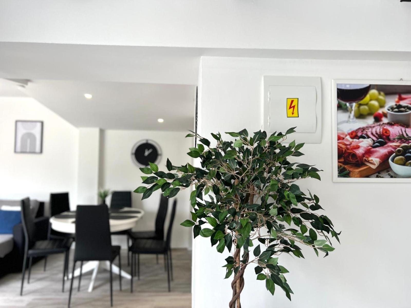Azzurro Mare Apartment Pula Exterior photo